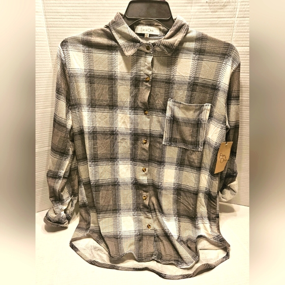 Eden & Olivia Tops - Eden & Olivia Ivory/Grey Plaid Button Shirt Small NWT